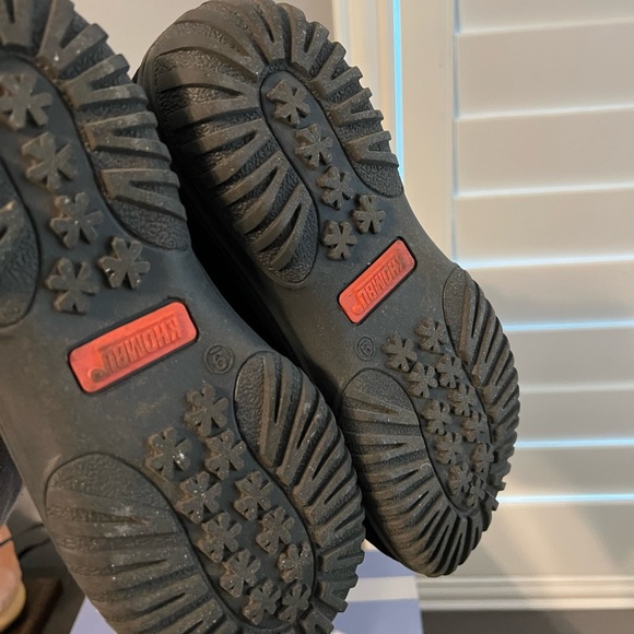 Khombu Laurie Black Suede Bootie - Picture 5 of 5